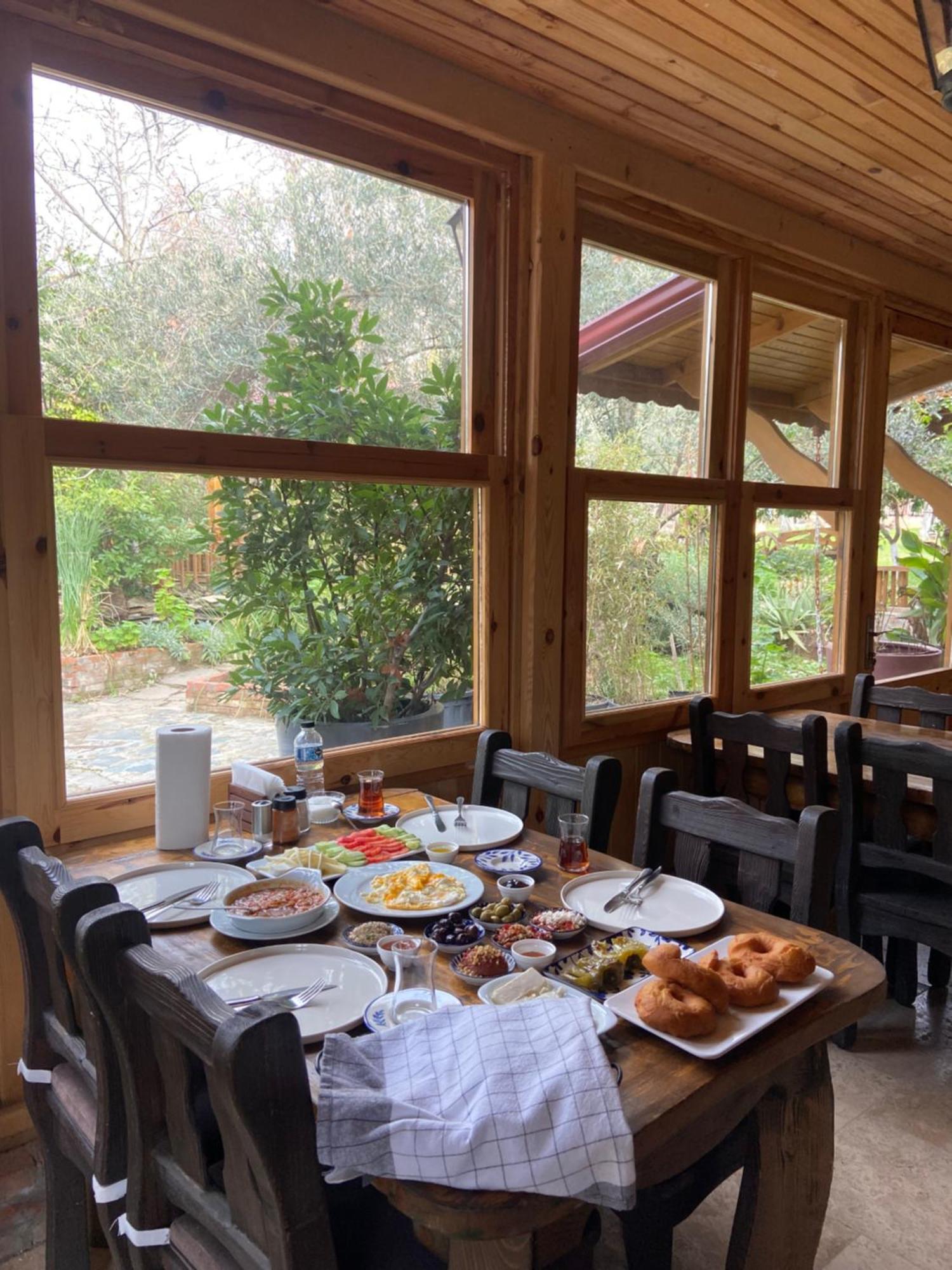 Pavelin Yeri Otel Edremit  Buitenkant foto
